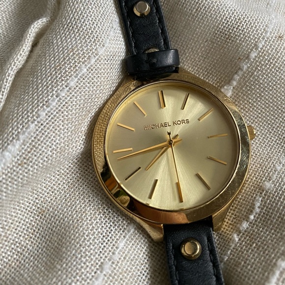 Michael Kors black and gold watch - Picture 4 of 5